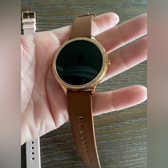 Fossil Gen 5E Smartwatch. Practically brand new. Comes with 5 bands! - Picture 7 of 7
